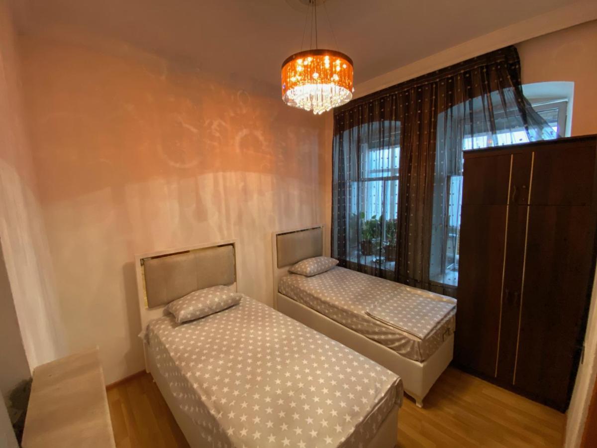 Cozy Old City Apartment Baku Bagian luar foto